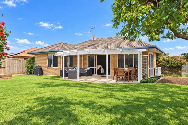 Photo of property in 8 Evergreen Glade, Papamoa Beach, Papamoa, 3118