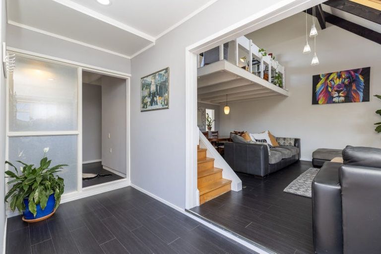 Photo of property in 2 Bermuda Grove, Paraparaumu Beach, Paraparaumu, 5032