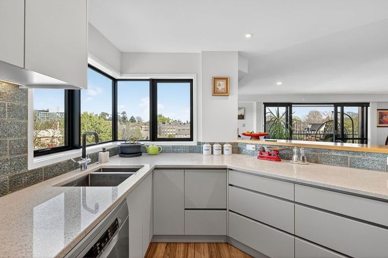 Photo of property in Gloucester Towers, 15/28 Gloucester Street, Christchurch Central, Christchurch, 8013
