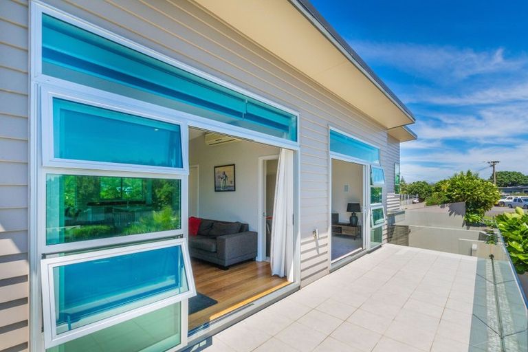 Photo of property in 134 Renown Road, Raumati South, Paraparaumu, 5032