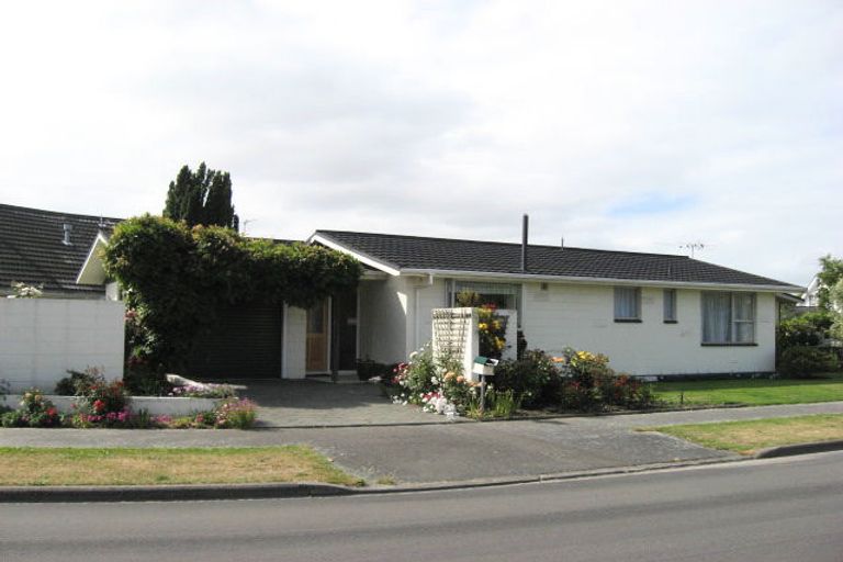 Photo of property in 2 Abbotts Place, Avonhead, Christchurch, 8042