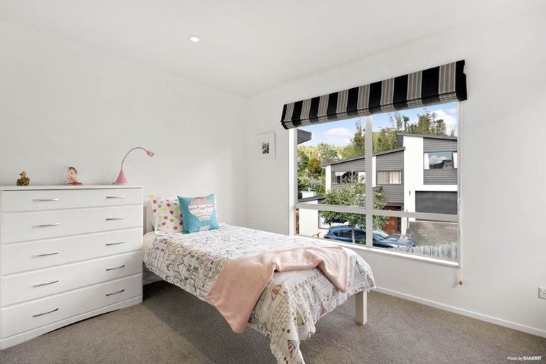 Photo of property in 687a Beach Road, Rothesay Bay, Auckland, 0630