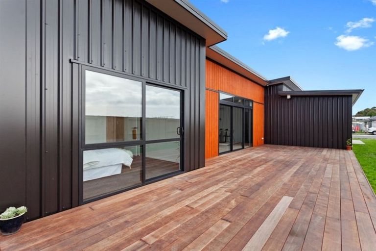 Photo of property in 16 Kakariki Drive, Coastlands, Whakatane, 3120