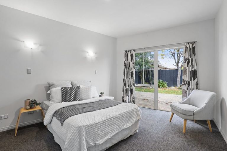 Photo of property in 22 Millcroft Place, Parklands, Christchurch, 8083