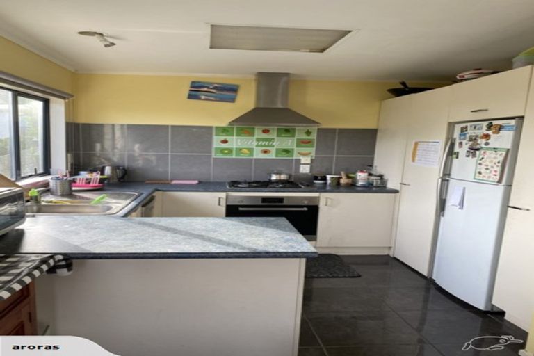 Photo of property in 3/20 Glen Vista Place, Bayview, Auckland, 0629