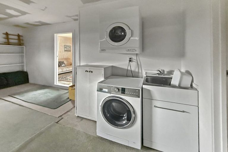 Photo of property in 1/7 Kathleen Place, Rainbow Point, Taupo, 3330