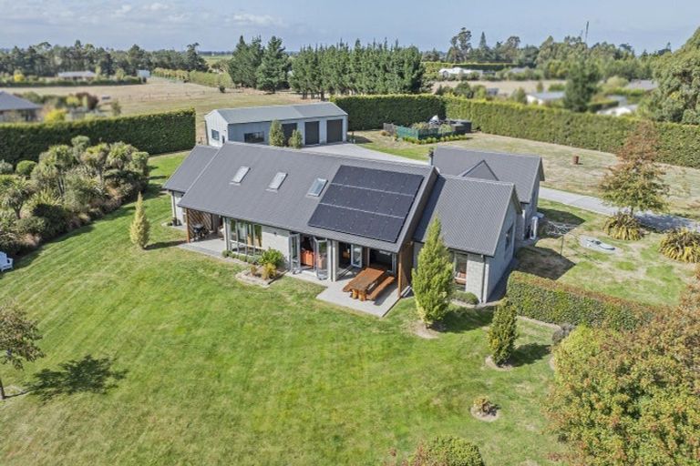 Photo of property in 39 Thorndon Close, Kirwee, Darfield, 7571