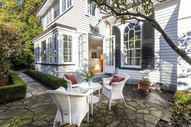 Photo of property in 2 Helmores Lane, Merivale, Christchurch, 8014