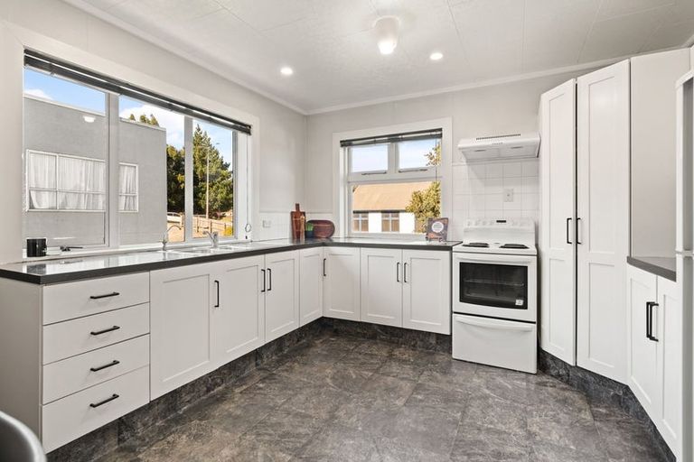 Photo of property in 4 Waldron Crescent, Green Island, Dunedin, 9018