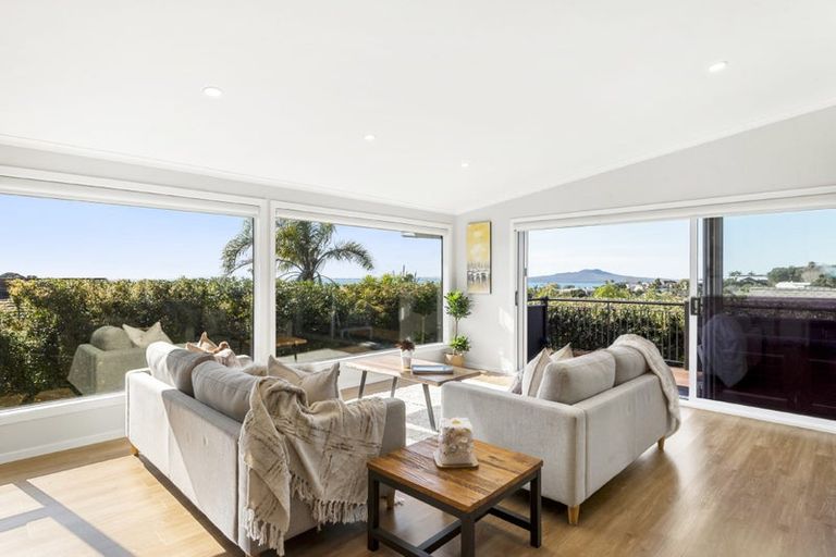 Photo of property in 19 Aberdeen Road, Castor Bay, Auckland, 0620