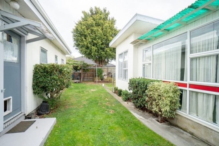 Photo of property in 330 Featherston Street, Palmerston North, 4414