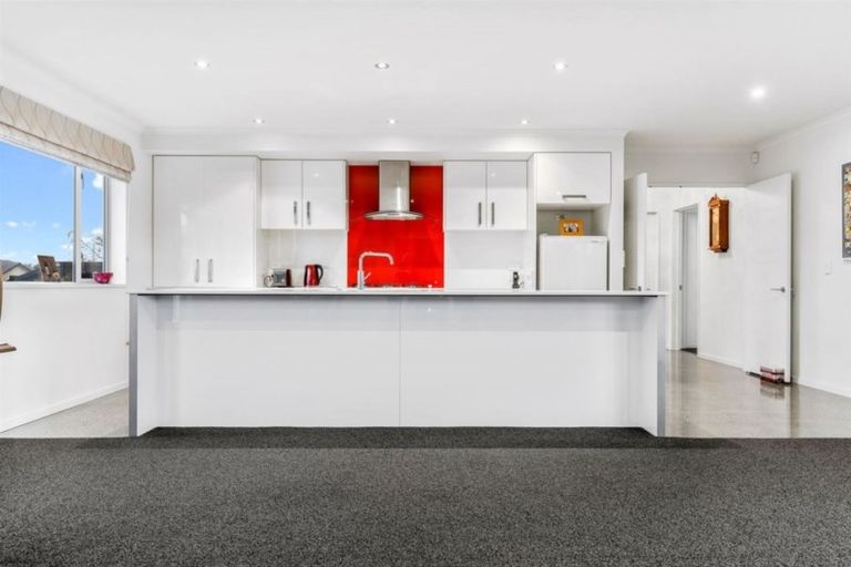 Photo of property in 5 Holly Place, Rangiora, 7400