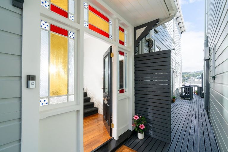 Photo of property in 84 Roxburgh Street, Mount Victoria, Wellington, 6011