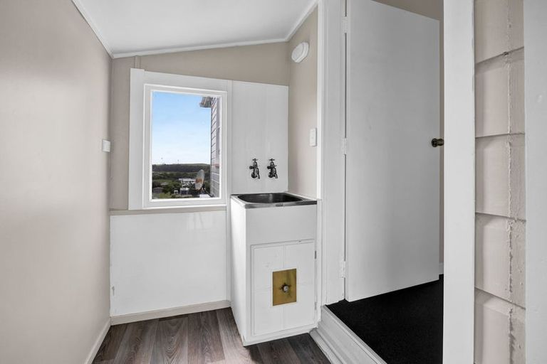 Photo of property in 20 Cambridge Street, Patea, 4520