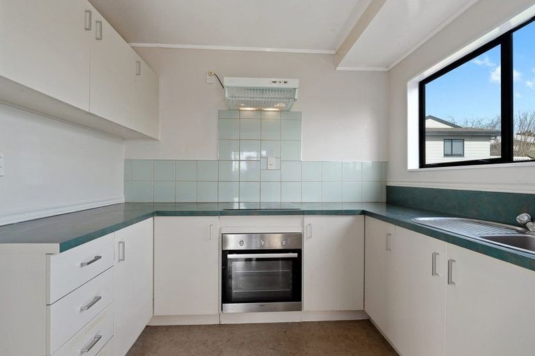 Photo of property in 1/13 Exeter Place, Unsworth Heights, Auckland, 0632