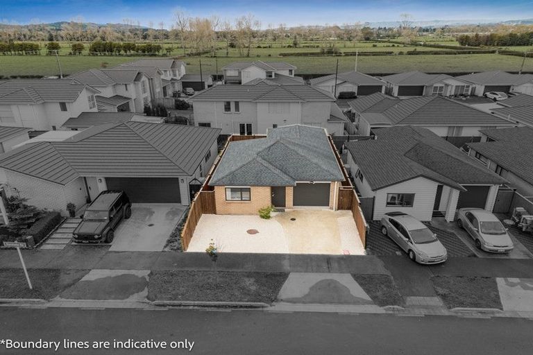 Photo of property in 41 Koroheke Road, Takanini, 2110