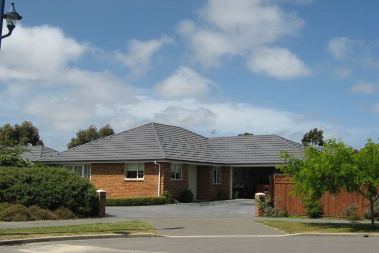 Photo of property in 24 Chesterfield Mews, Russley, Christchurch, 8042