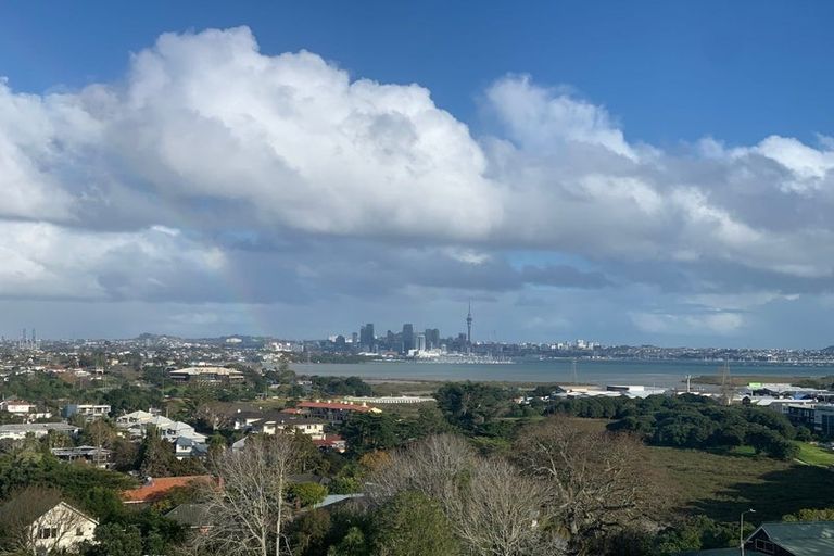 Photo of property in Frank Sargeson Apts, 508/74 Anzac Street, Takapuna, Auckland, 0622