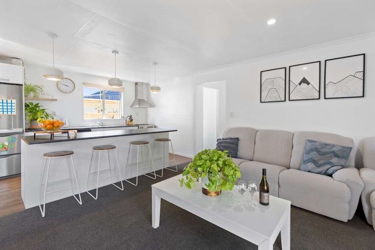 Photo of property in 28 Newton Place, Westbrook, Palmerston North, 4412