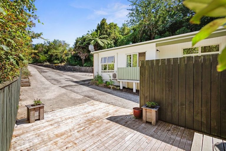 Photo of property in 6a Julia Place, Tawa, Wellington, 5028