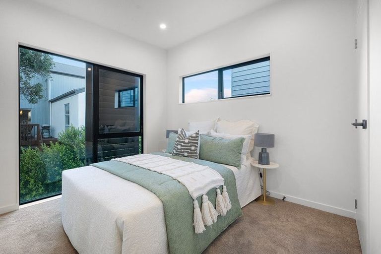 Photo of property in 41d Sunnynook Road, Forrest Hill, Auckland, 0620