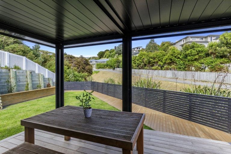 Photo of property in 12 Botany Lane, Whitby, Porirua, 5024