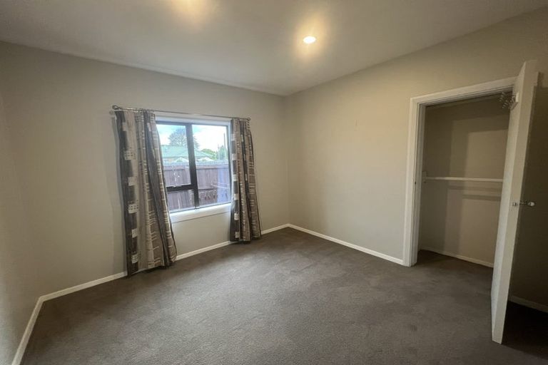 Photo of property in 32 Avonhead Road, Avonhead, Christchurch, 8042