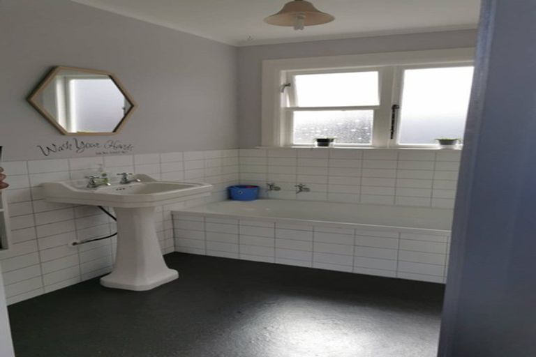 Photo of property in 37 Grey Street, Marton, 4710