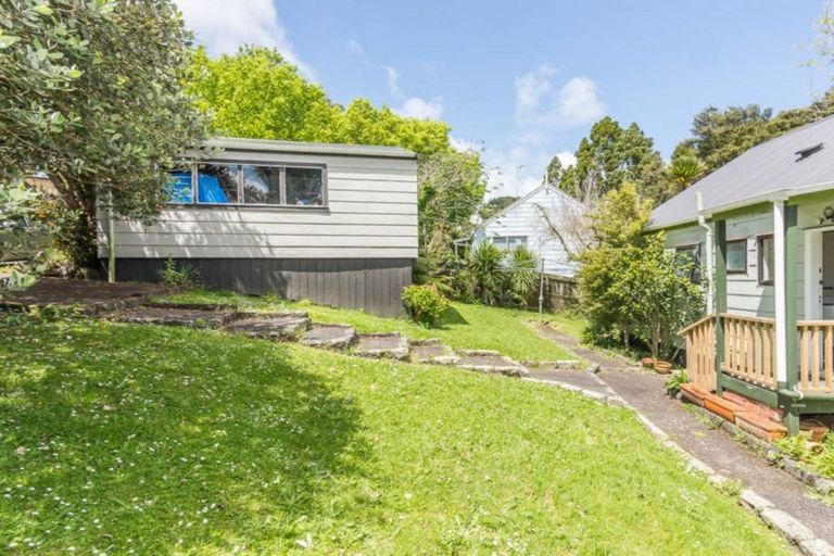 Photo of property in 66 Wirihana Road, Titirangi, Auckland, 0604