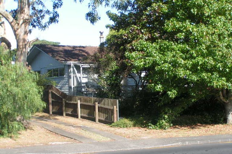 Photo of property in 105 Sunnynook Road, Forrest Hill, Auckland, 0620