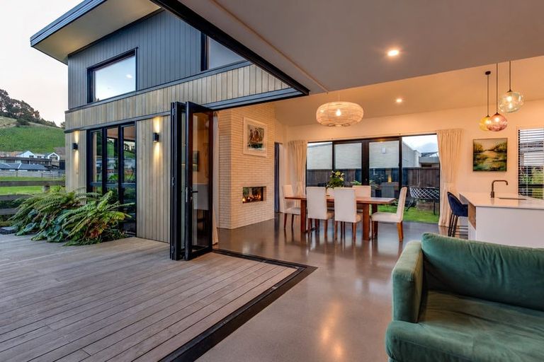 Photo of property in 4 Steve Askin Drive, Cracroft, Christchurch, 8022