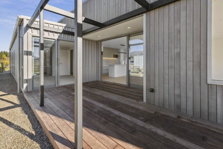 Photo of property in 146 Burdon Loop, Lake Hawea, 9382