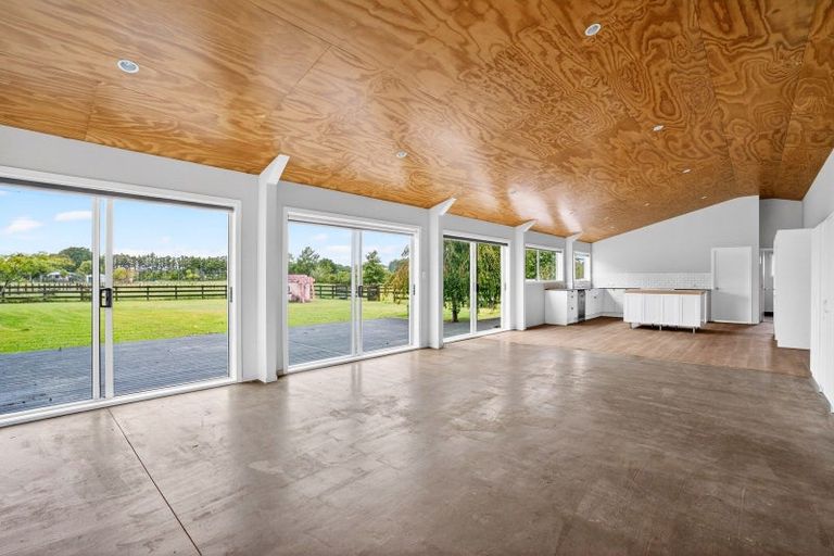 Photo of property in 61 Boord Crescent, Kumeu, 0891