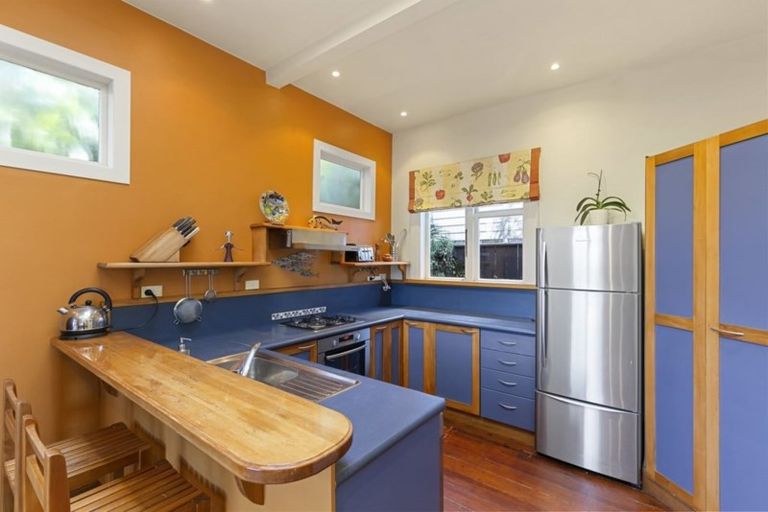 Photo of property in 12 Highbury Road, Highbury, Wellington, 6012