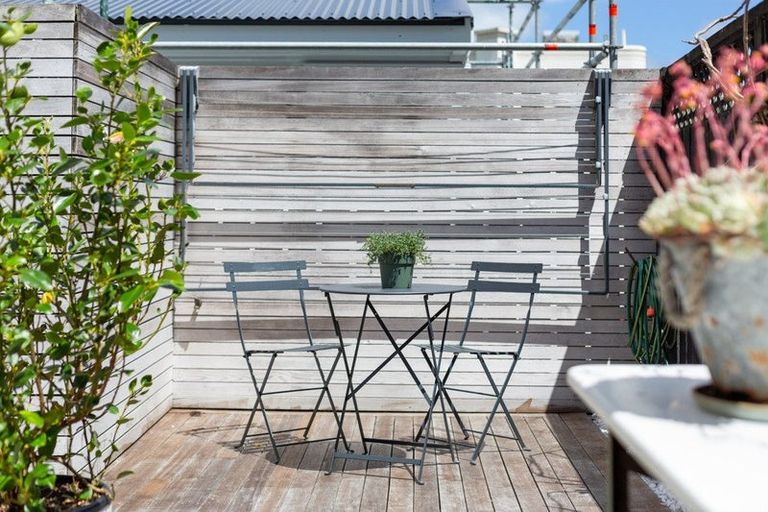 Photo of property in 1a Port Street, Mount Victoria, Wellington, 6011