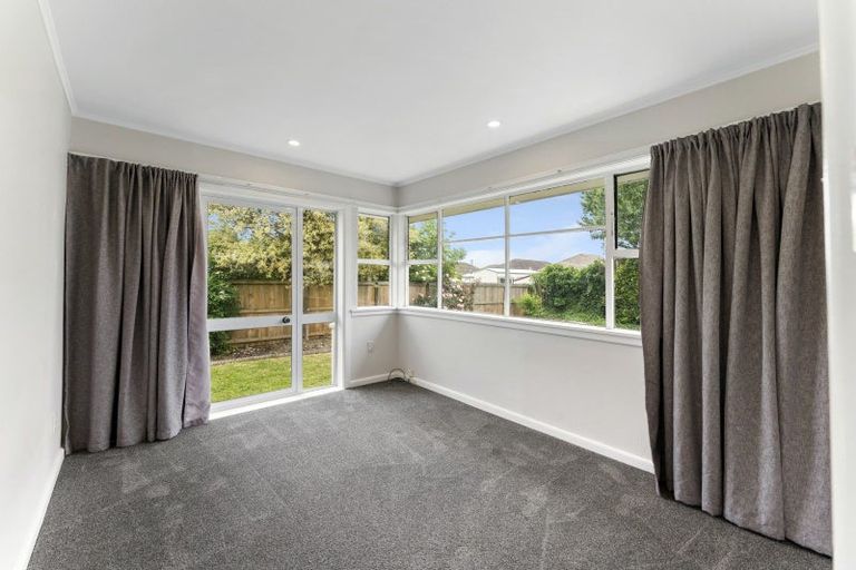 Photo of property in 39 Acacia Avenue, Upper Riccarton, Christchurch, 8041