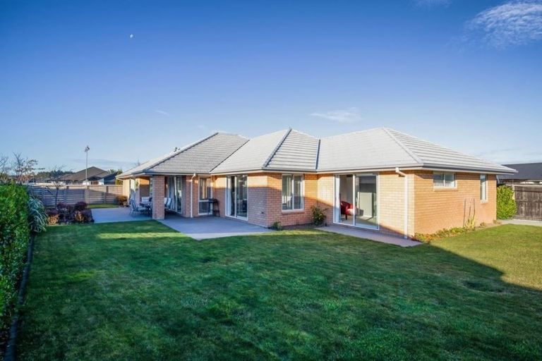 Photo of property in 35 Bayliss Drive, Kaiapoi, 7630