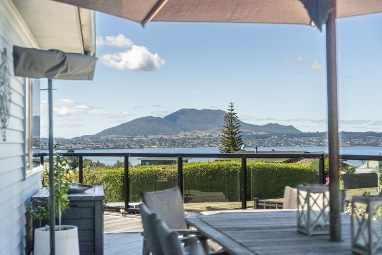 Photo of property in 17 Shera Street, Acacia Bay, Taupo, 3330