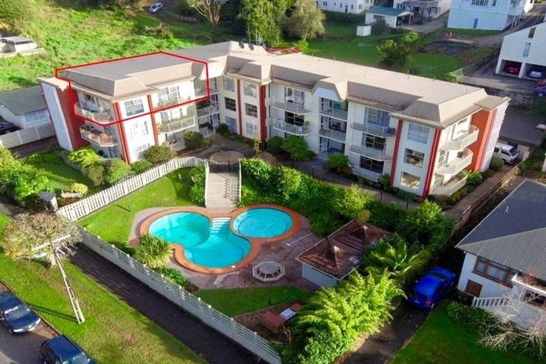 Photo of property in 9/10 Hunter Street, Hamilton Lake, Hamilton, 3204