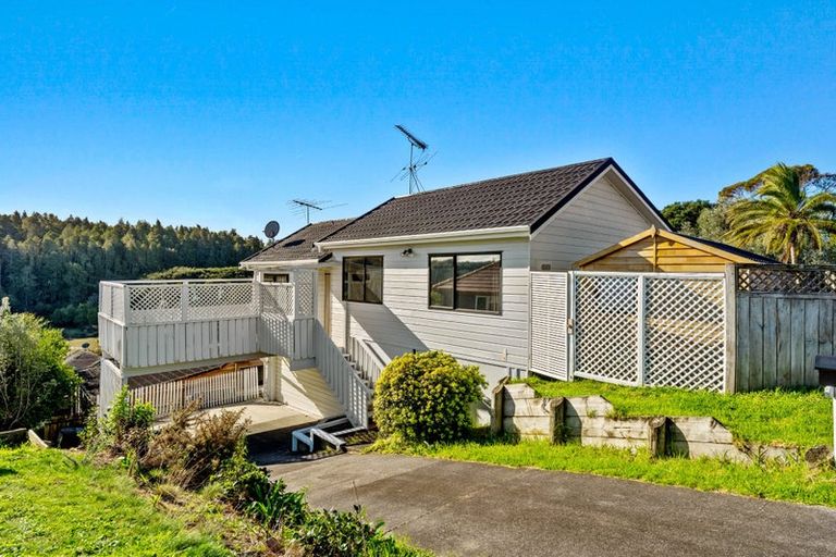 Photo of property in 1/13a Kitewao Street, Northcote, Auckland, 0627