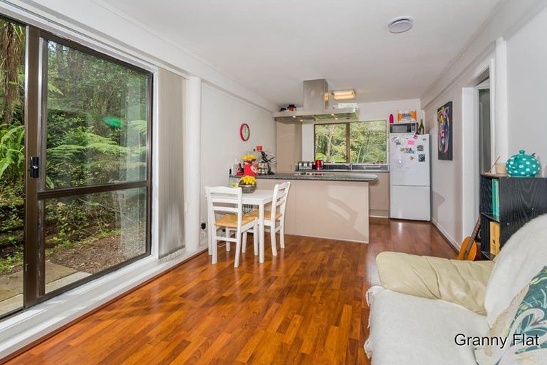 Photo of property in 14 Eugen Place, Bayview, Auckland, 0629