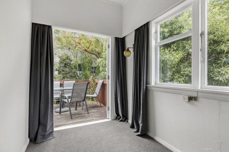 Photo of property in 15 Moir Street, Mount Victoria, Wellington, 6011