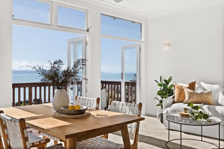 Photo of property in 14 Bay View Road, Bluff Hill, Napier, 4110