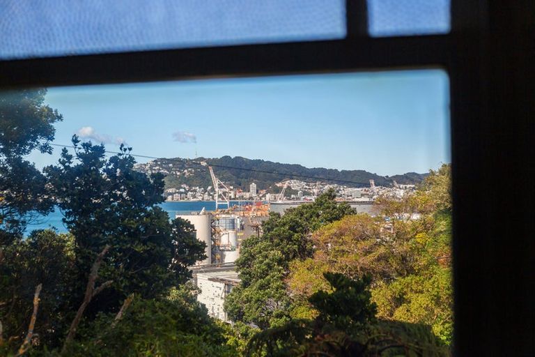 Photo of property in 74 Sar Street, Wadestown, Wellington, 6012