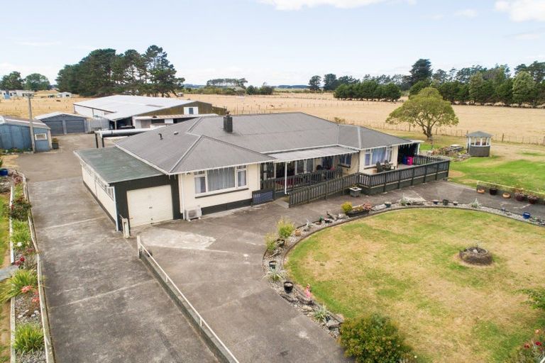 Photo of property in 15 Rangiotu Road, Himatangi, Palmerston North, 4477
