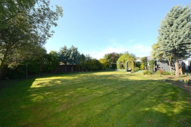 Photo of property in 219 Mairehau Road, Burwood, Christchurch, 8083