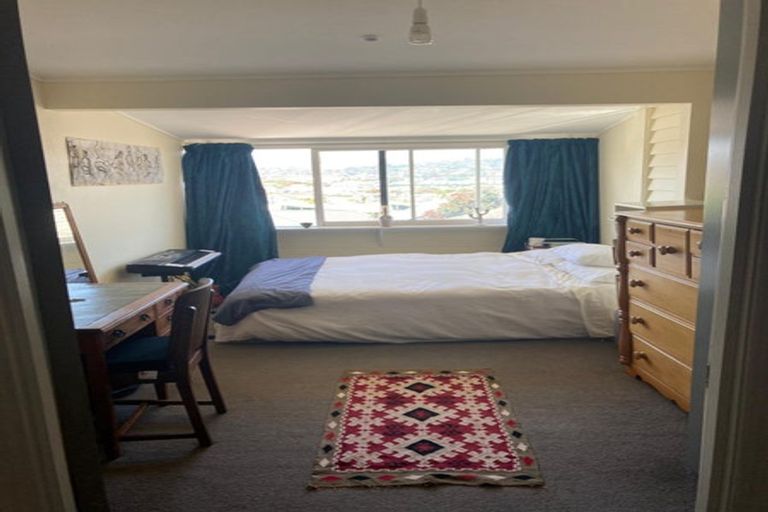 Photo of property in 80 Queens Drive, Lyall Bay, Wellington, 6022