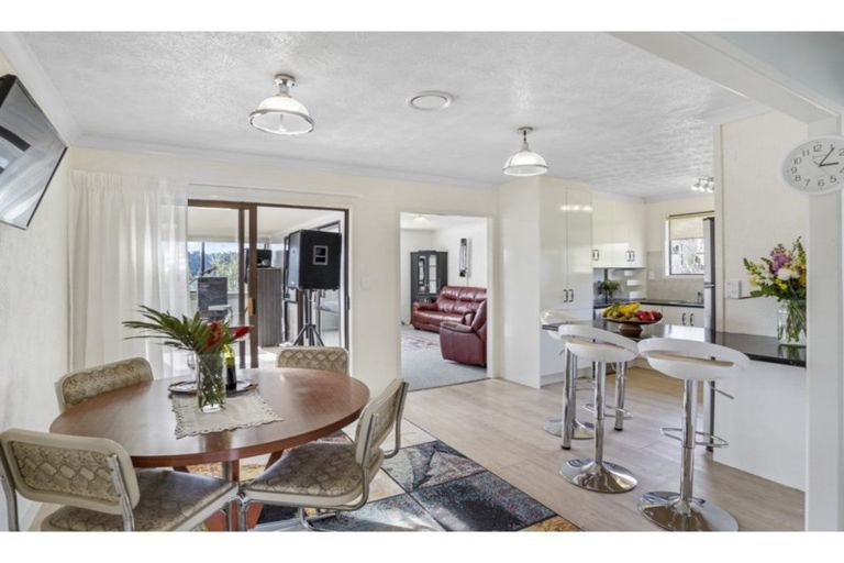 Photo of property in 70 Pemberton Avenue, Bayview, Auckland, 0629