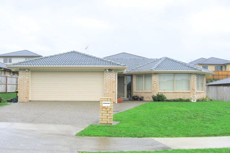 Photo of property in 9 Thomas Hamer Place, Greenhithe, Auckland, 0632