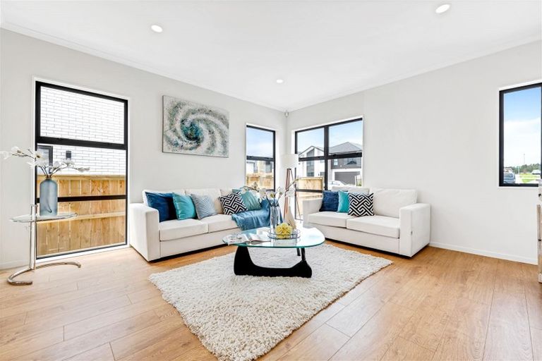 Photo of property in 51 Hikuawa Road, Flat Bush, Auckland, 2019